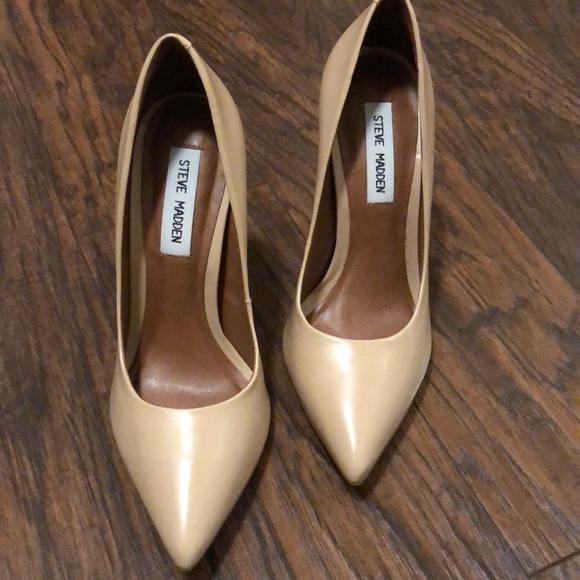 Steve Madden nude pumps - Picture 1 of 3